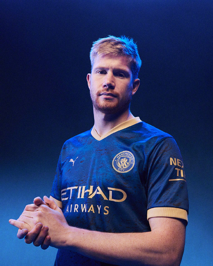 罗马诺：西蒙斯预计缺席莱比锡今日比赛，他已决定转投切尔西