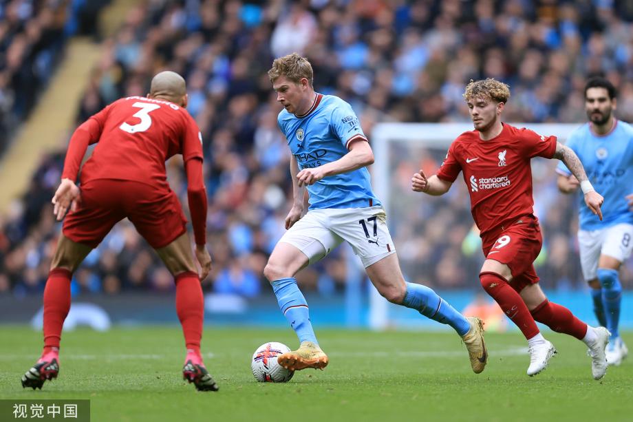 马刺连丢绝杀被逆转19分！三后卫35中8+10失误背锅 文班低头沮丧