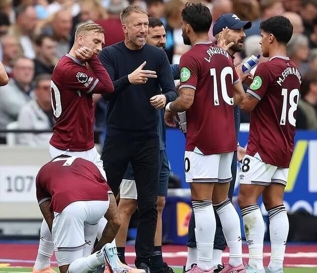 世体：梅西亲签的新秀球星卡被拍卖行估值35000欧元