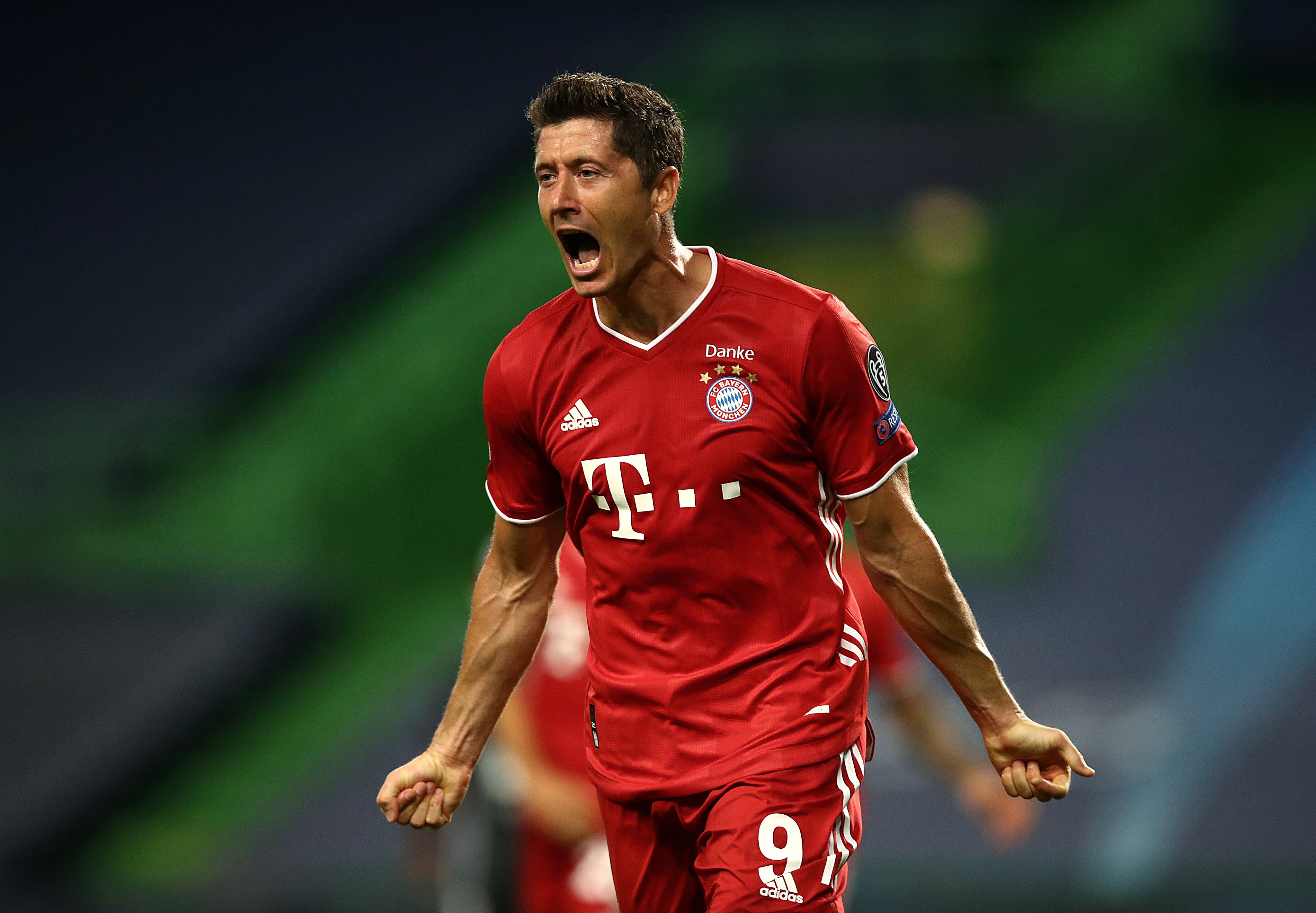 格林单节三分5投4中，雄鹿狂轰9记三分，客场4分领先