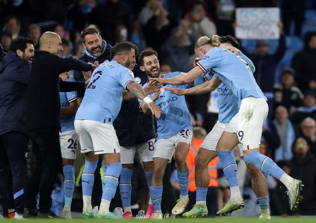 足球英超裁判再陷争议，赛后官方急发声明